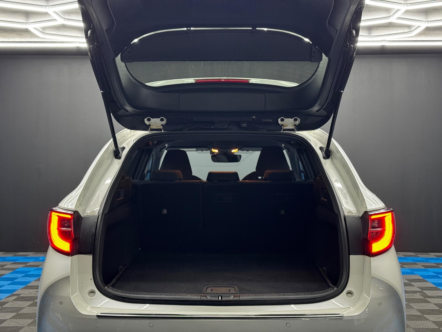 Used Toyota Corolla 2019 for sale - 76965121: Photo 38