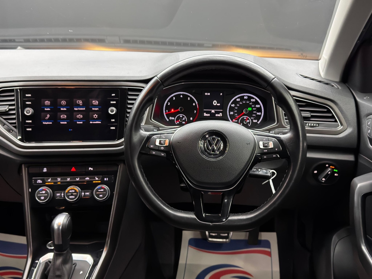 Used Volkswagen T-Roc 2019 for sale - 77050005: Photo 18