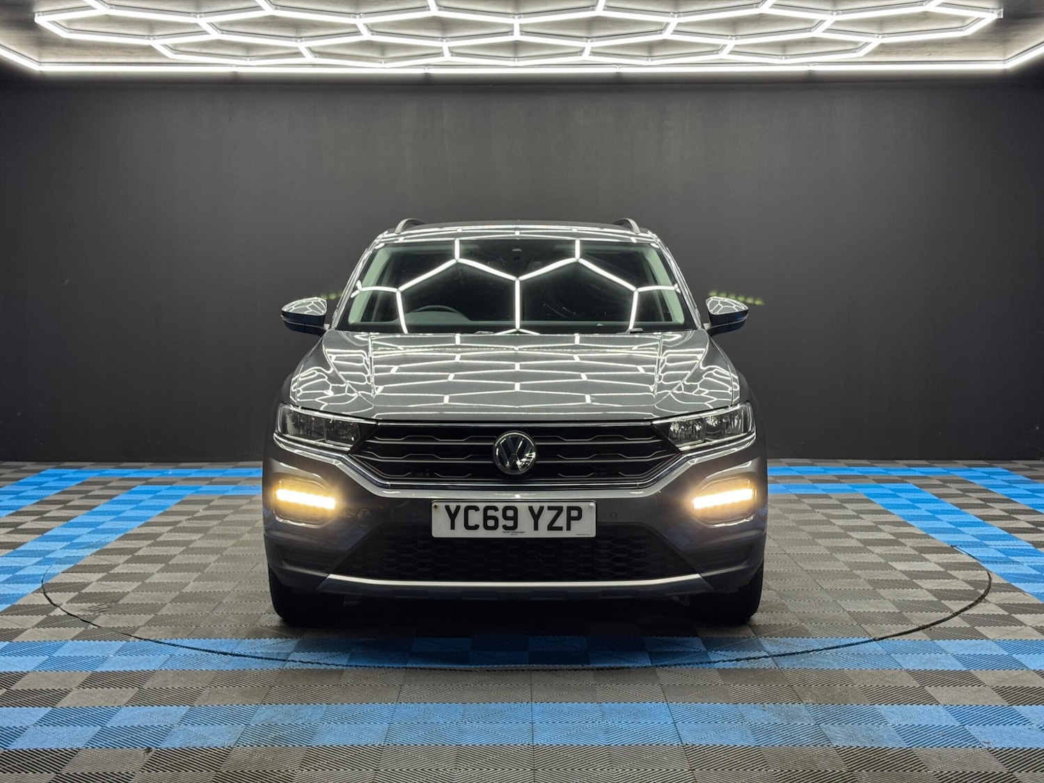 Used Volkswagen T-Roc 2019 for sale - 77050005: Photo 2