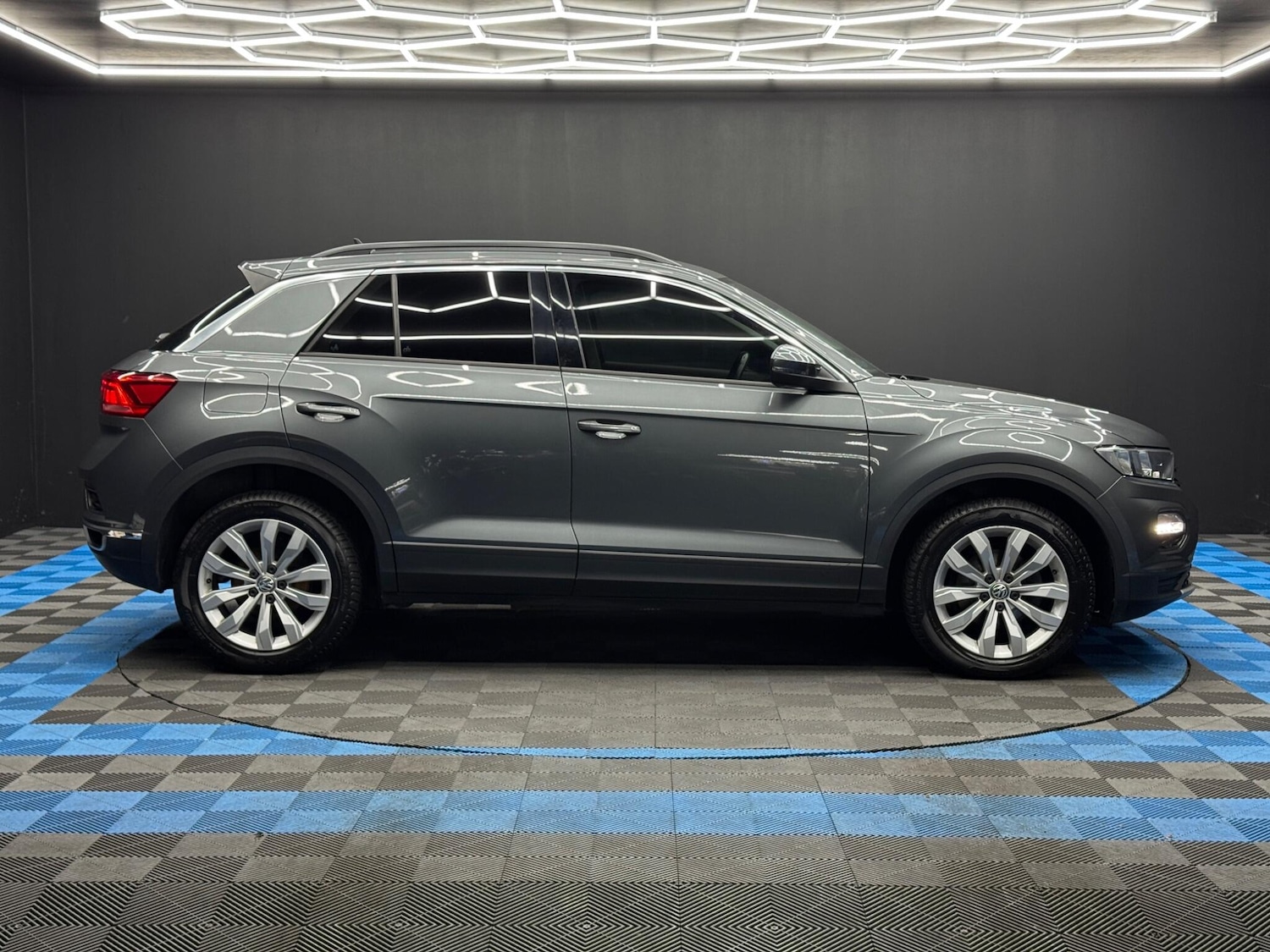 Used Volkswagen T-Roc 2019 for sale - 77050005: Photo 4
