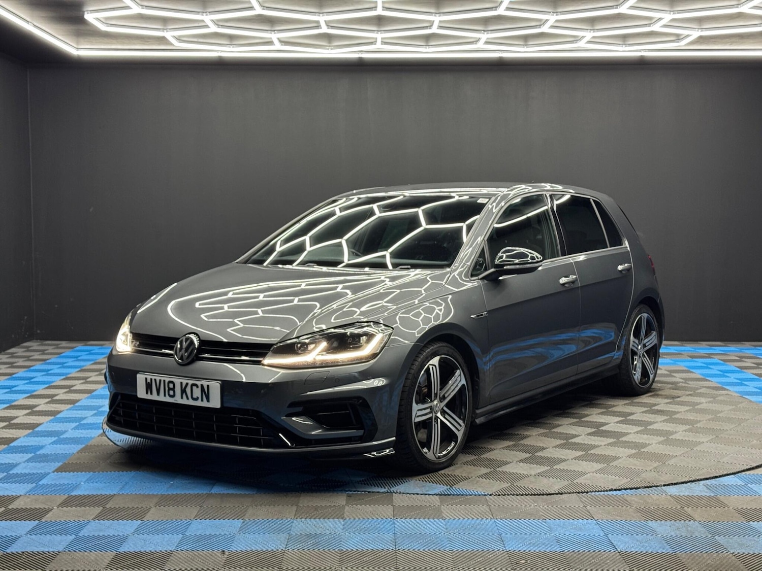 Used Volkswagen Golf 2018 for sale - 77109442: Photo 3