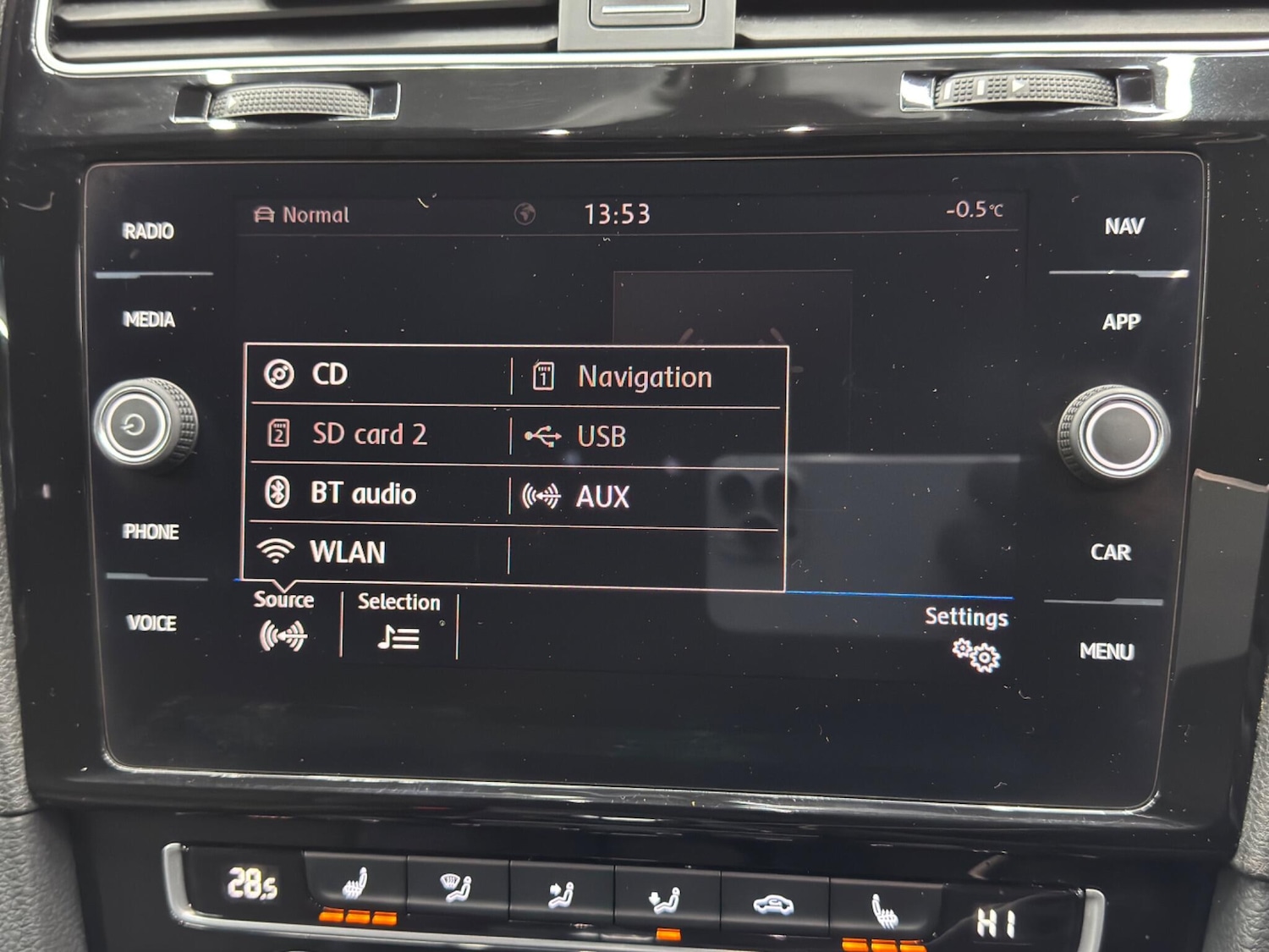 Used Volkswagen Golf 2018 for sale - 77109442: Photo 32