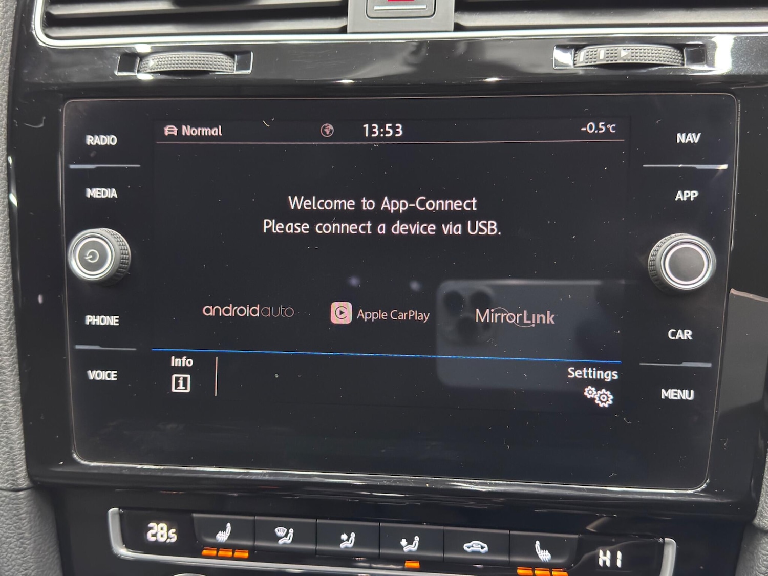 Used Volkswagen Golf 2018 for sale - 77109442: Photo 34