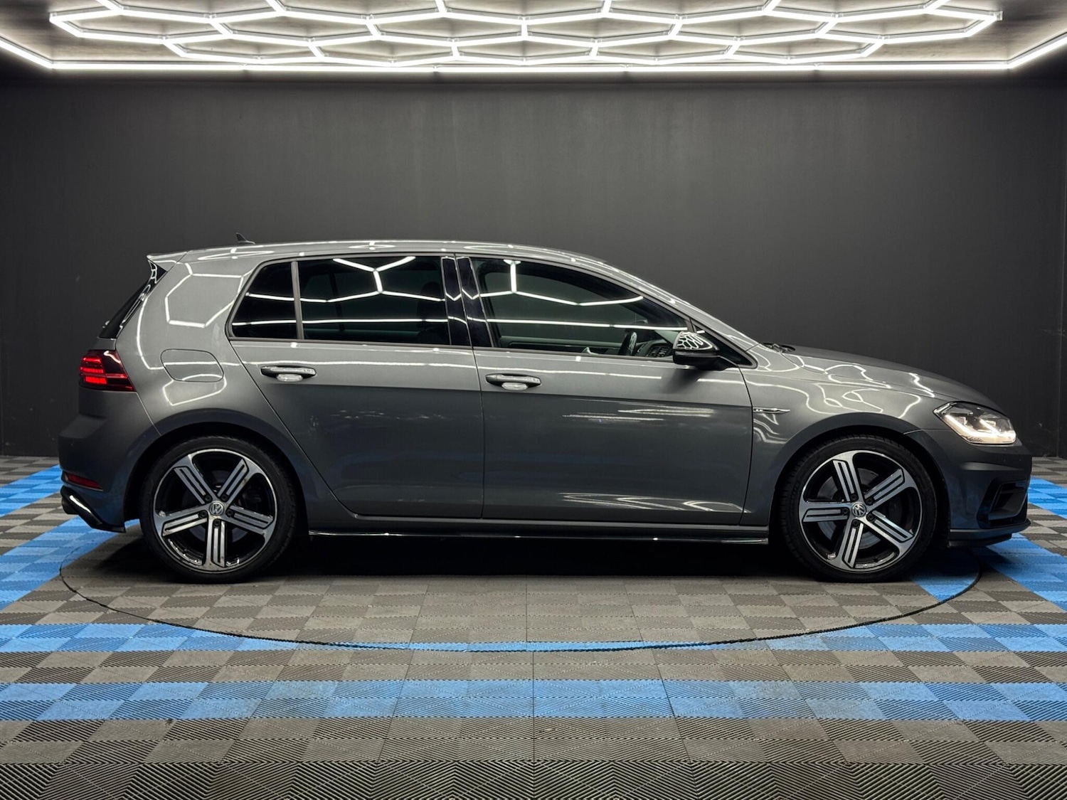 Used Volkswagen Golf 2018 for sale - 77109442: Photo 4