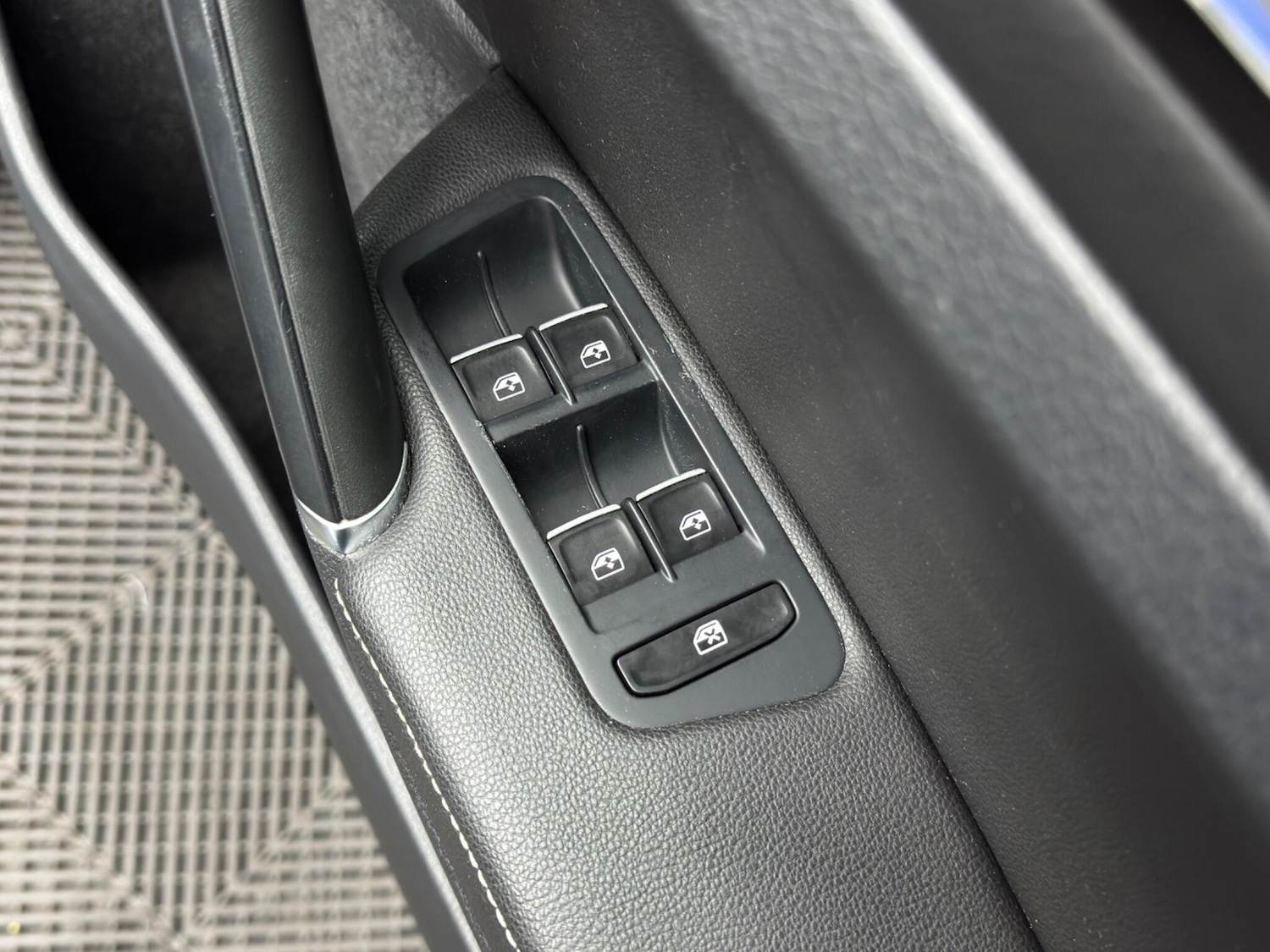 Used Volkswagen Golf 2018 for sale - 77109442: Photo 42