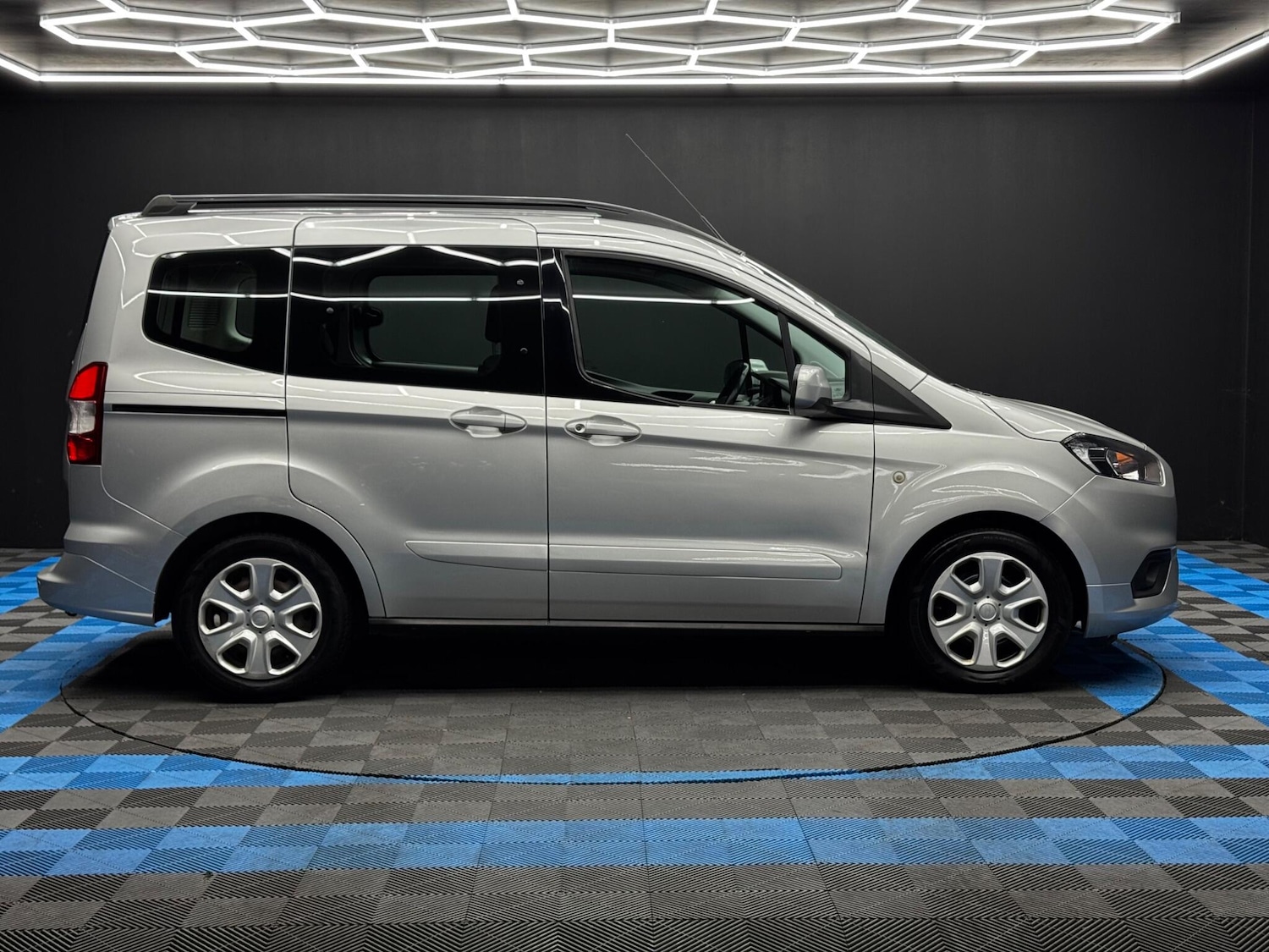 Used Ford Tourneo Courier 2019 for sale - 76512972: Photo 4