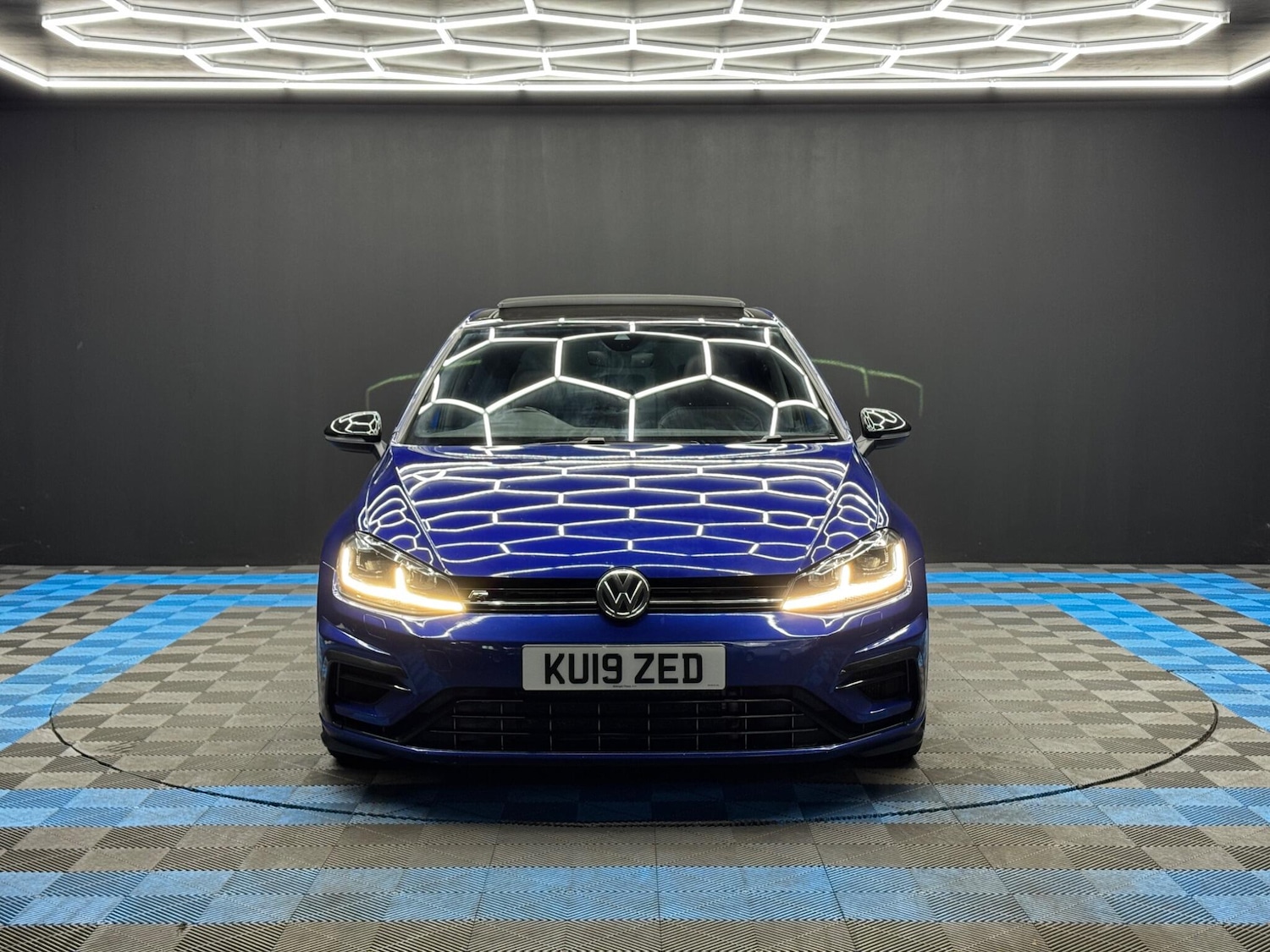 Used Volkswagen Golf 2019 for sale - 78085721: Photo 2