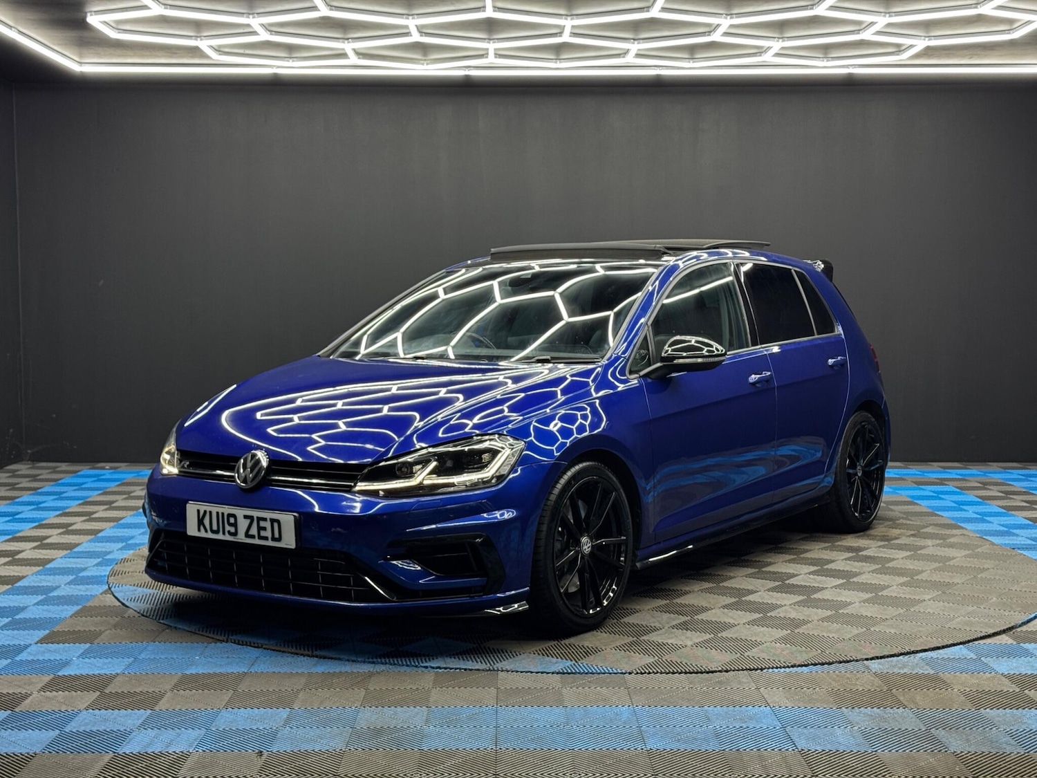 Used Volkswagen Golf 2019 for sale - 78085721: Photo 3