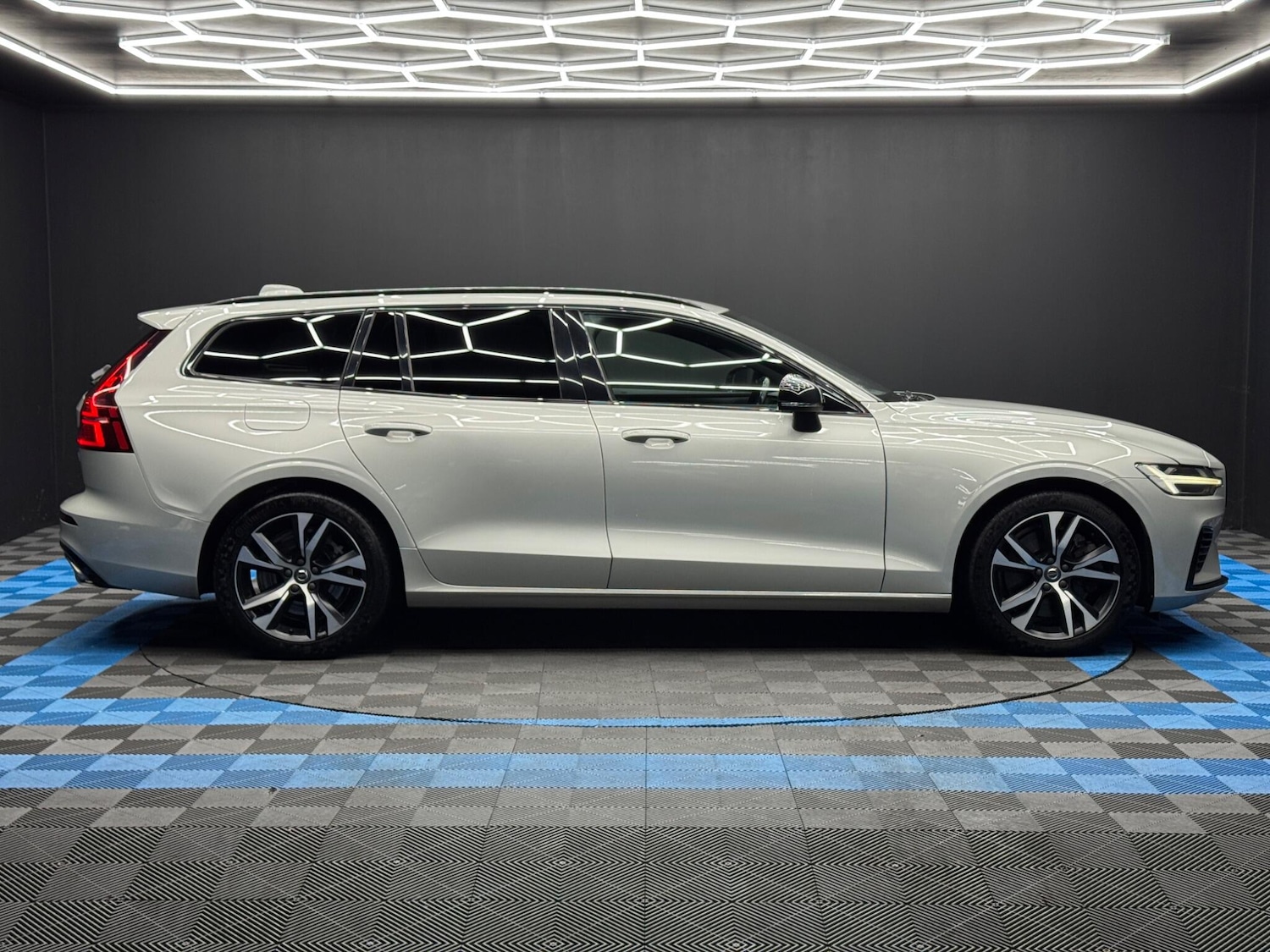 Used Volvo V60 for sale - 77016928: Photo 4