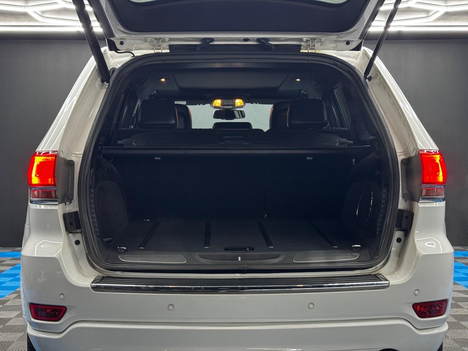 Used Jeep Grand Cherokee 2017 for sale - 76441109: Photo 39