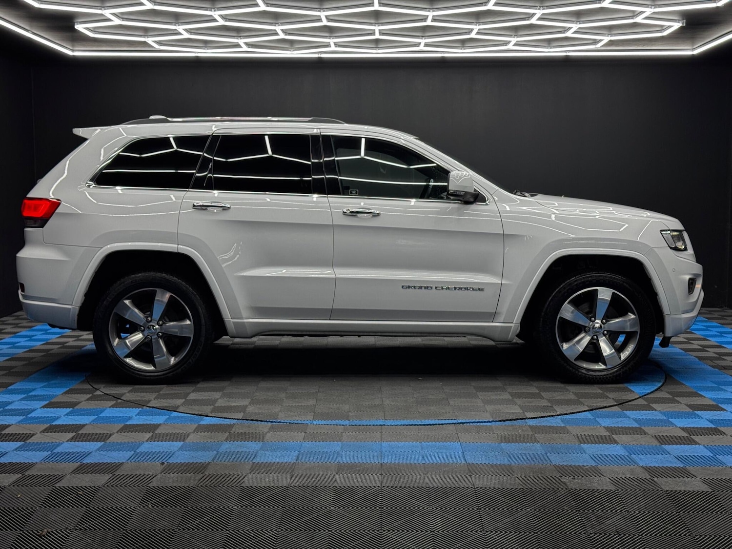Used Jeep Grand Cherokee 2017 for sale - 76441109: Photo 4