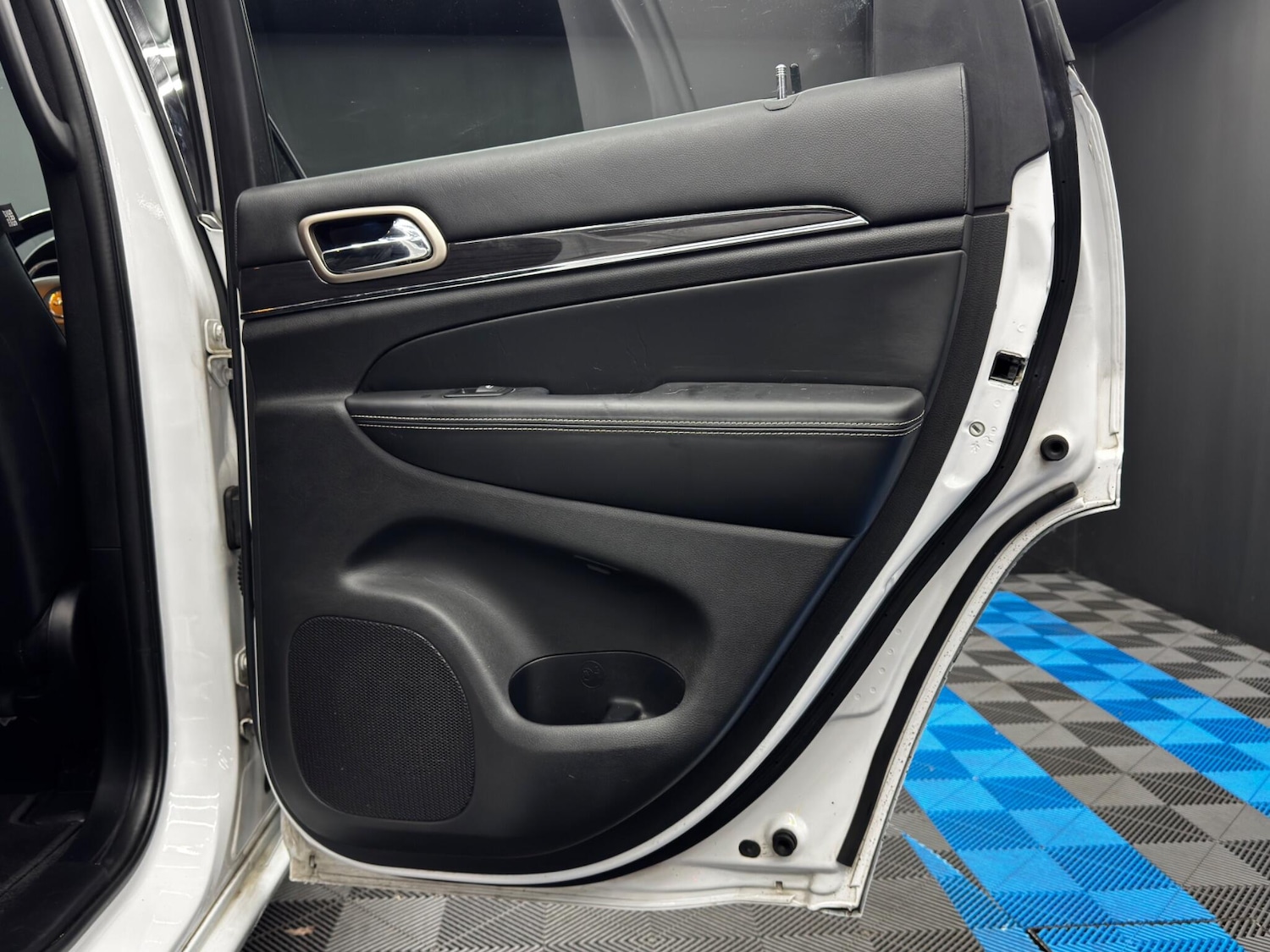 Used Jeep Grand Cherokee 2017 for sale - 76441109: Photo 45