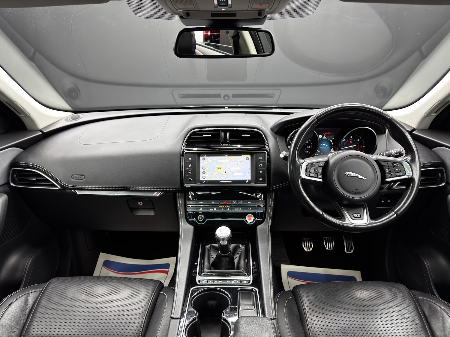 Used Jaguar F-Pace 2017 for sale - 76913112: Photo 10