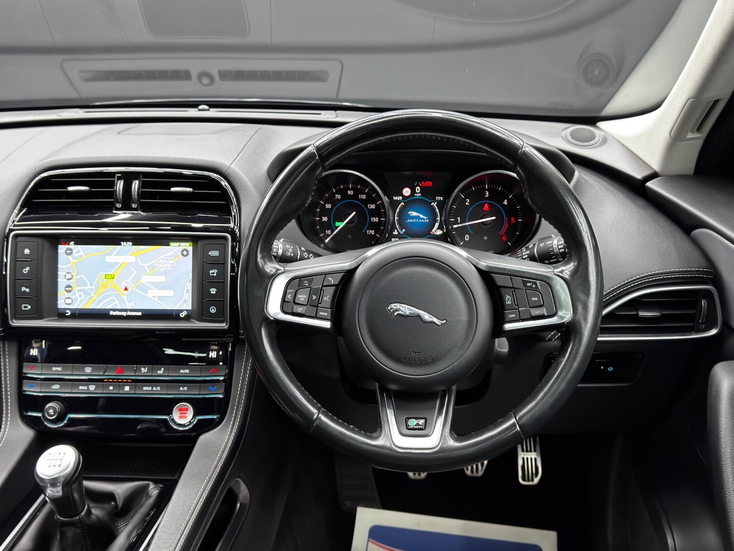 Used Jaguar F-Pace 2017 for sale - 76913112: Photo 18