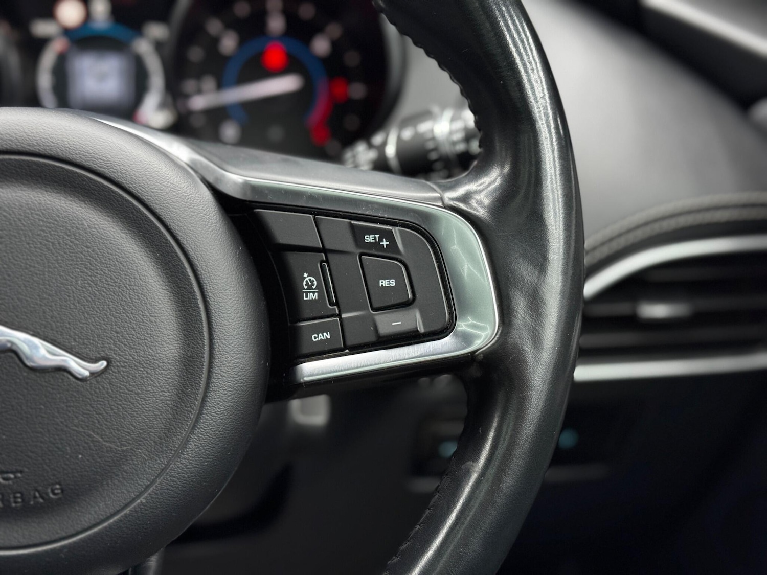 Used Jaguar F-Pace 2017 for sale - 76913112: Photo 21