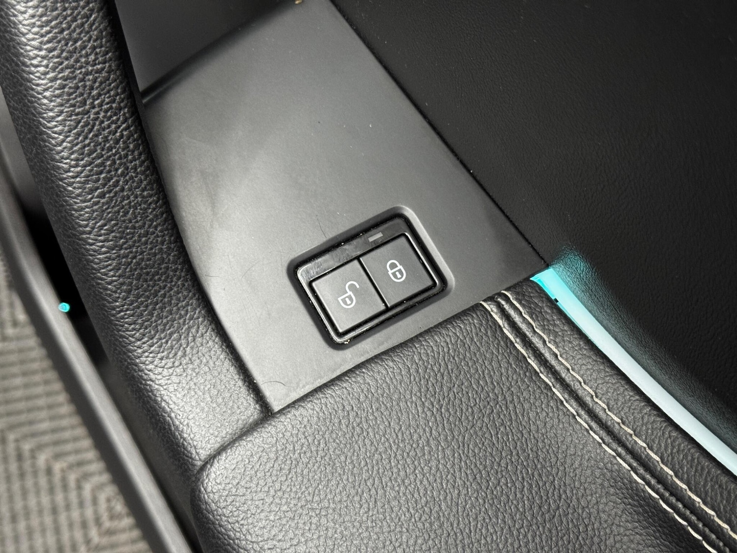 Used Jaguar F-Pace 2017 for sale - 76913112: Photo 41