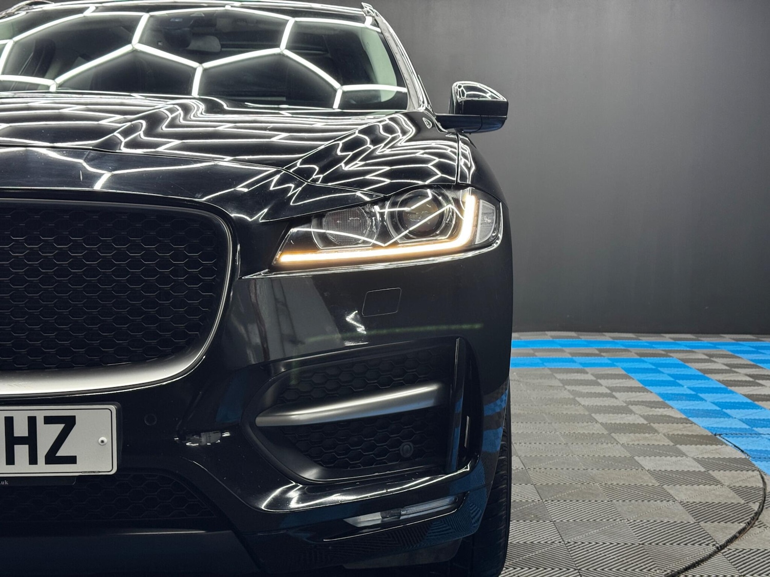 Used Jaguar F-Pace 2017 for sale - 76913112: Photo 45