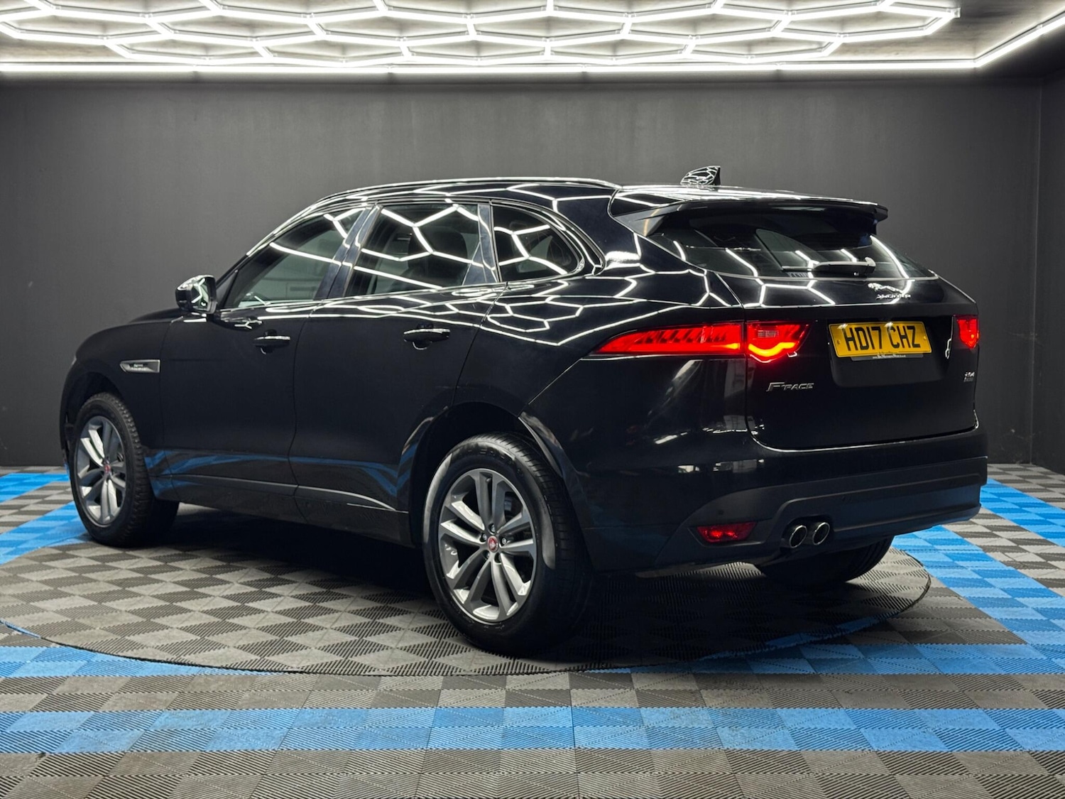 Used Jaguar F-Pace 2017 for sale - 76913112: Photo 7