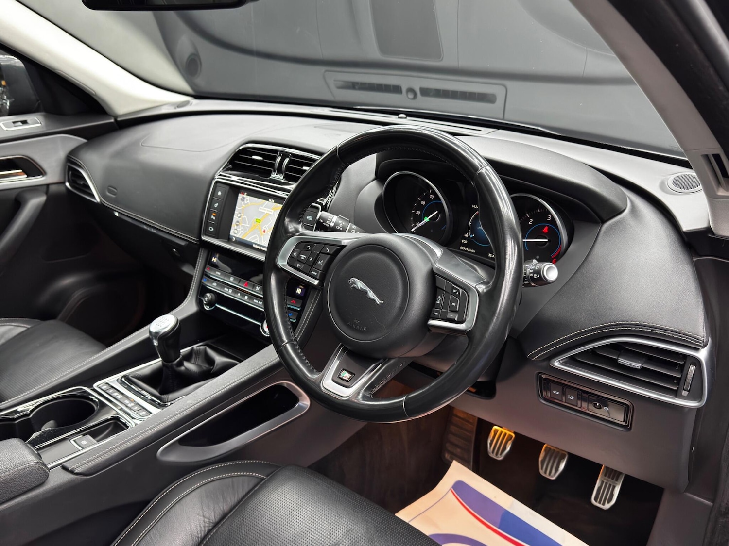 Used Jaguar F-Pace 2017 for sale - 76913112: Photo 9