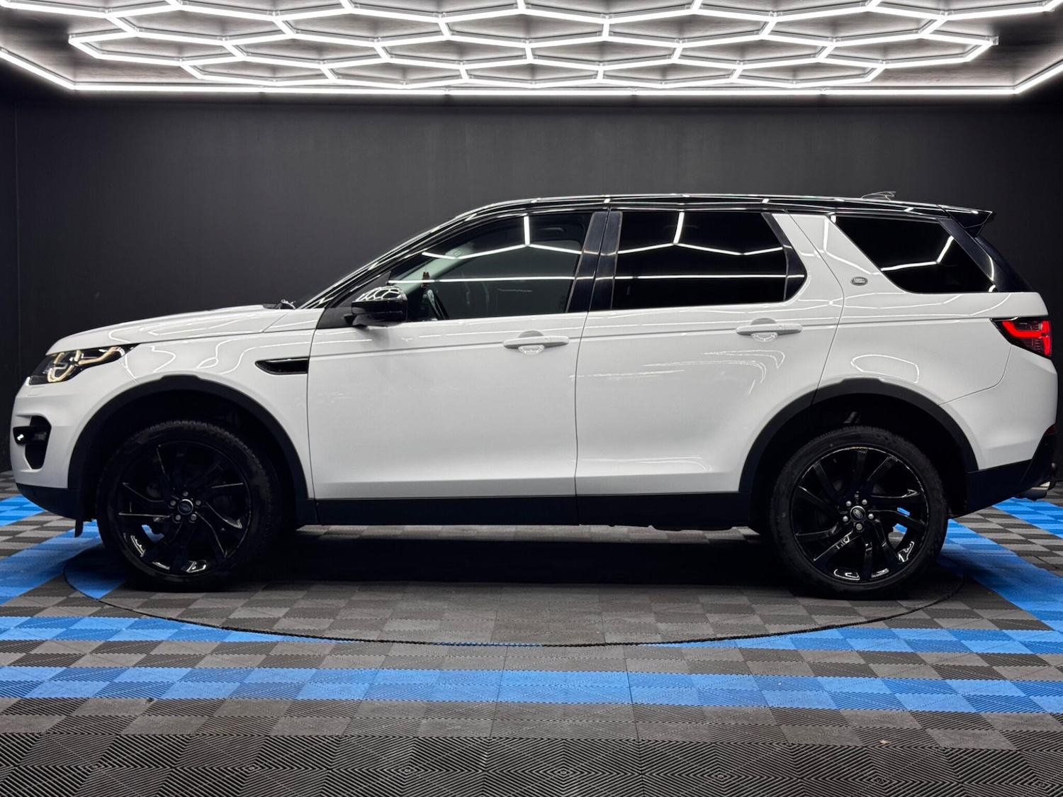 Used Land Rover Discovery Sport 2018 for sale - 76457700: Photo 8