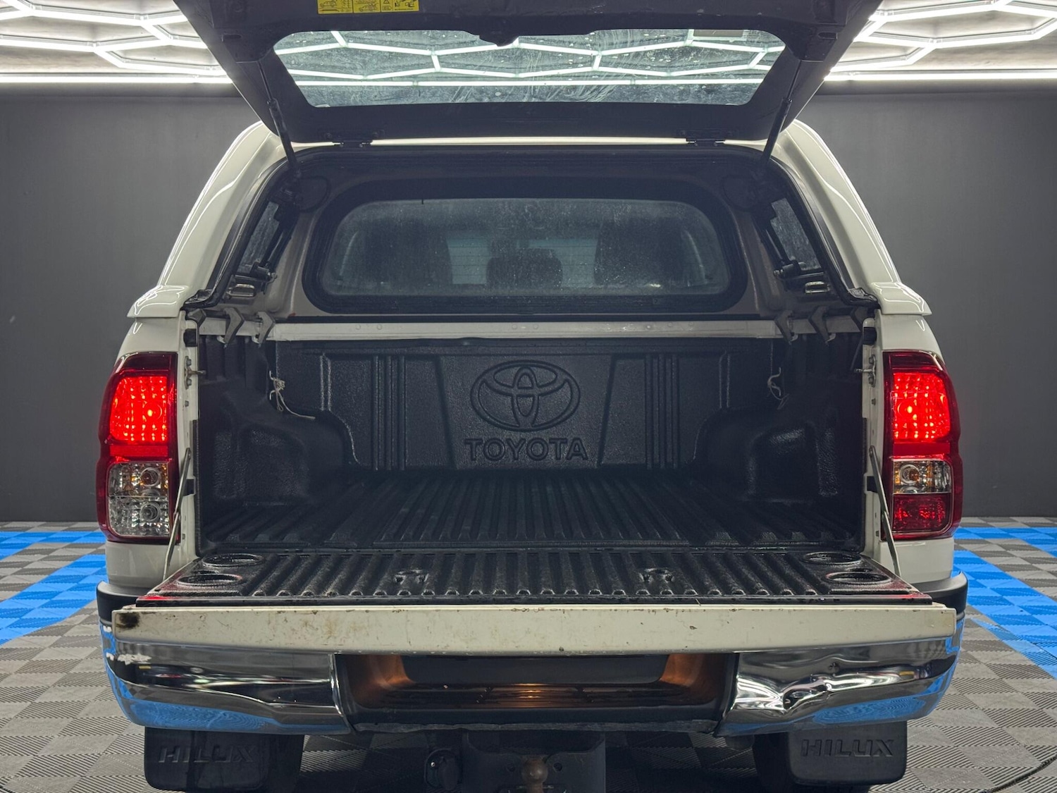 Used Toyota Hilux 2020 for sale - 76988150: Photo 32