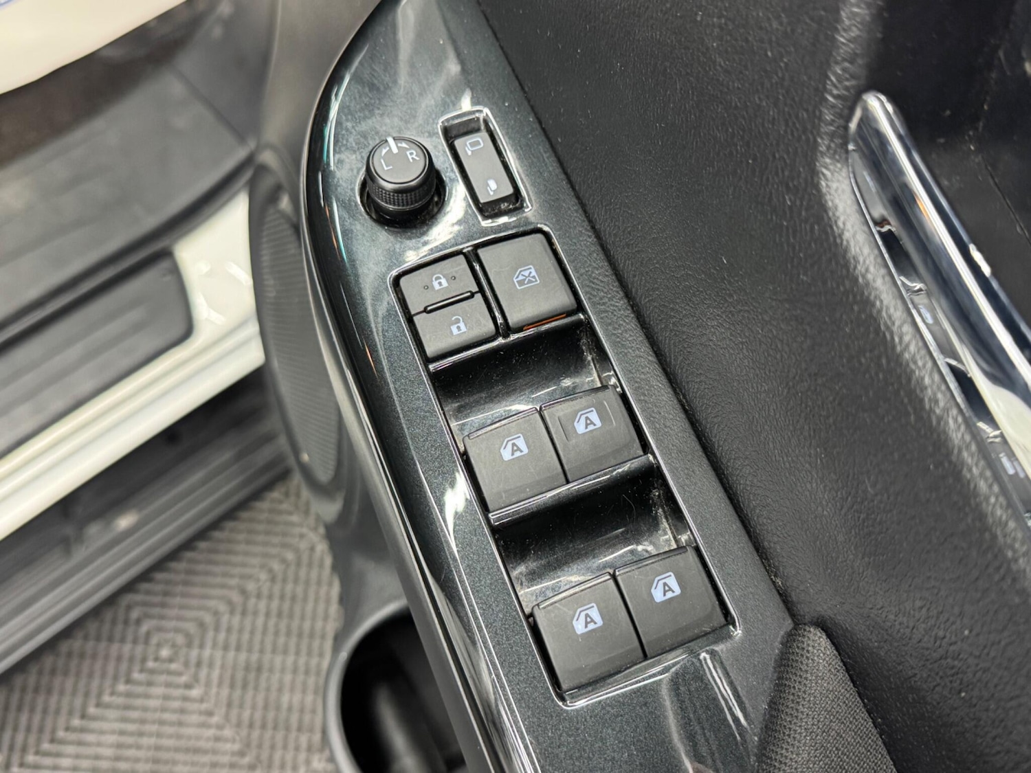 Used Toyota Hilux 2020 for sale - 76988150: Photo 34