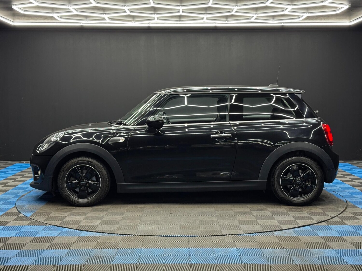 Used MINI Hatch 2018 for sale - 78020303: Photo 8