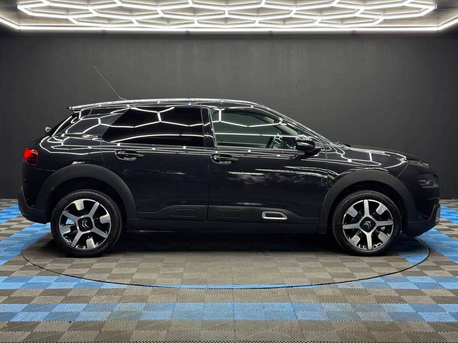 72 Used Citroen C4 Cactus Black cars for sale | Cazoo