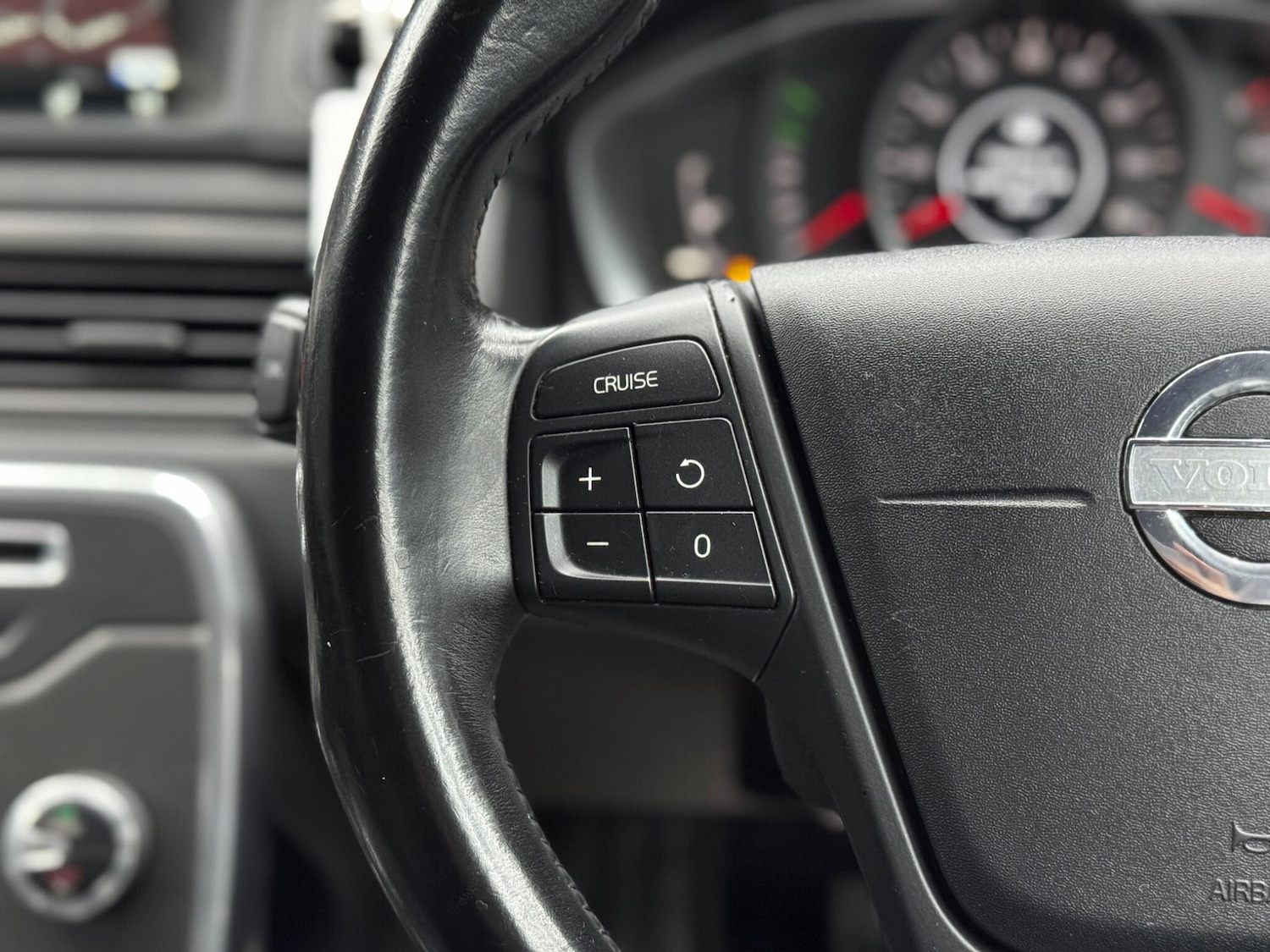 Used Volvo V70 2015 for sale - 77854276: Photo 19