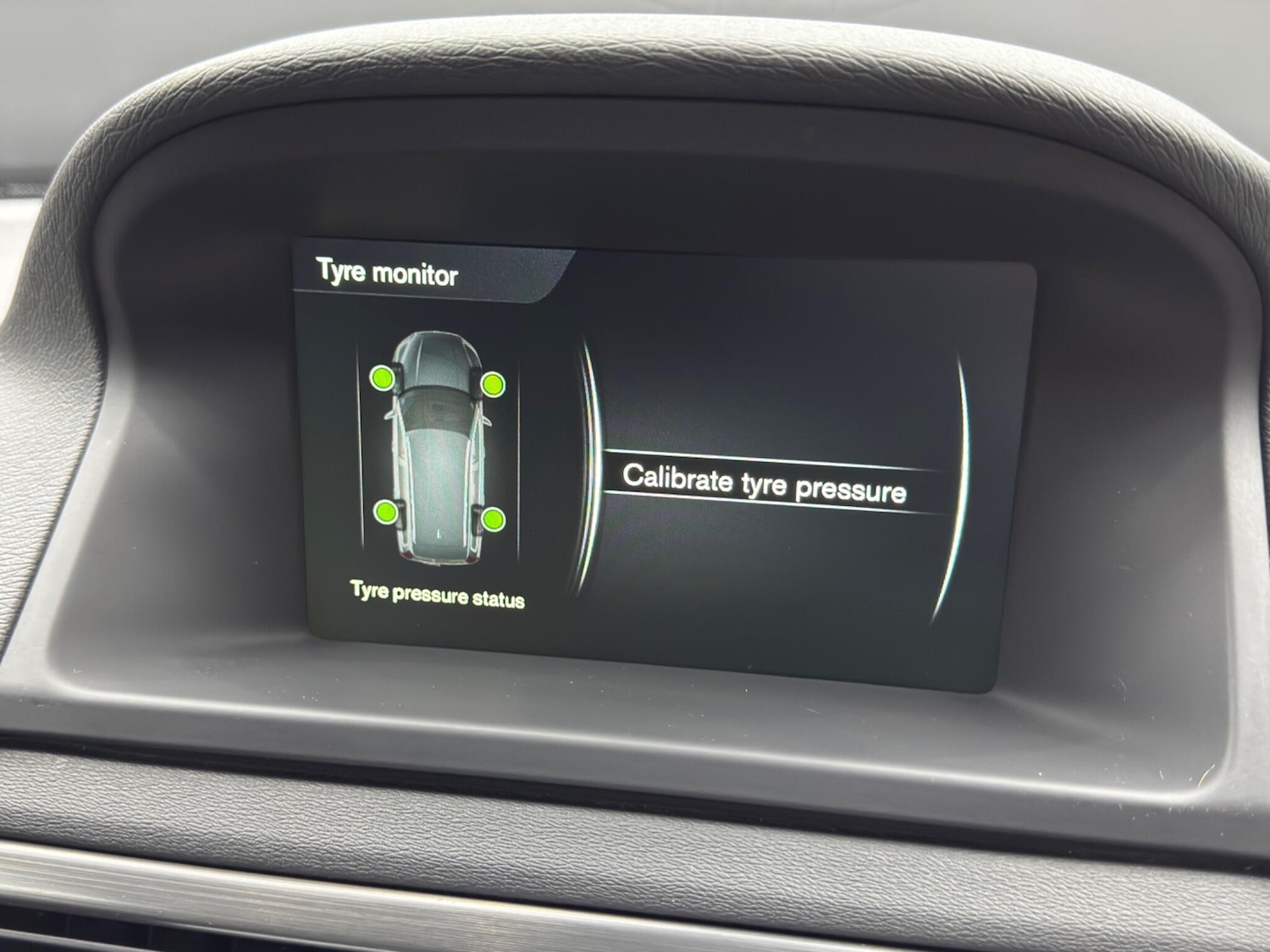 Used Volvo V70 2015 for sale - 77854276: Photo 32