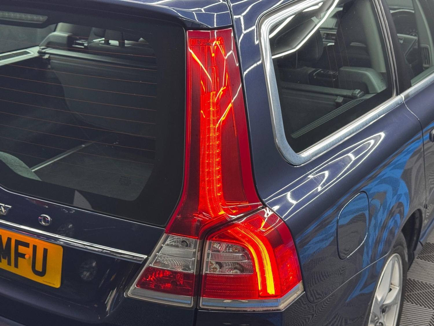 Used Volvo V70 2015 for sale - 77854276: Photo 40