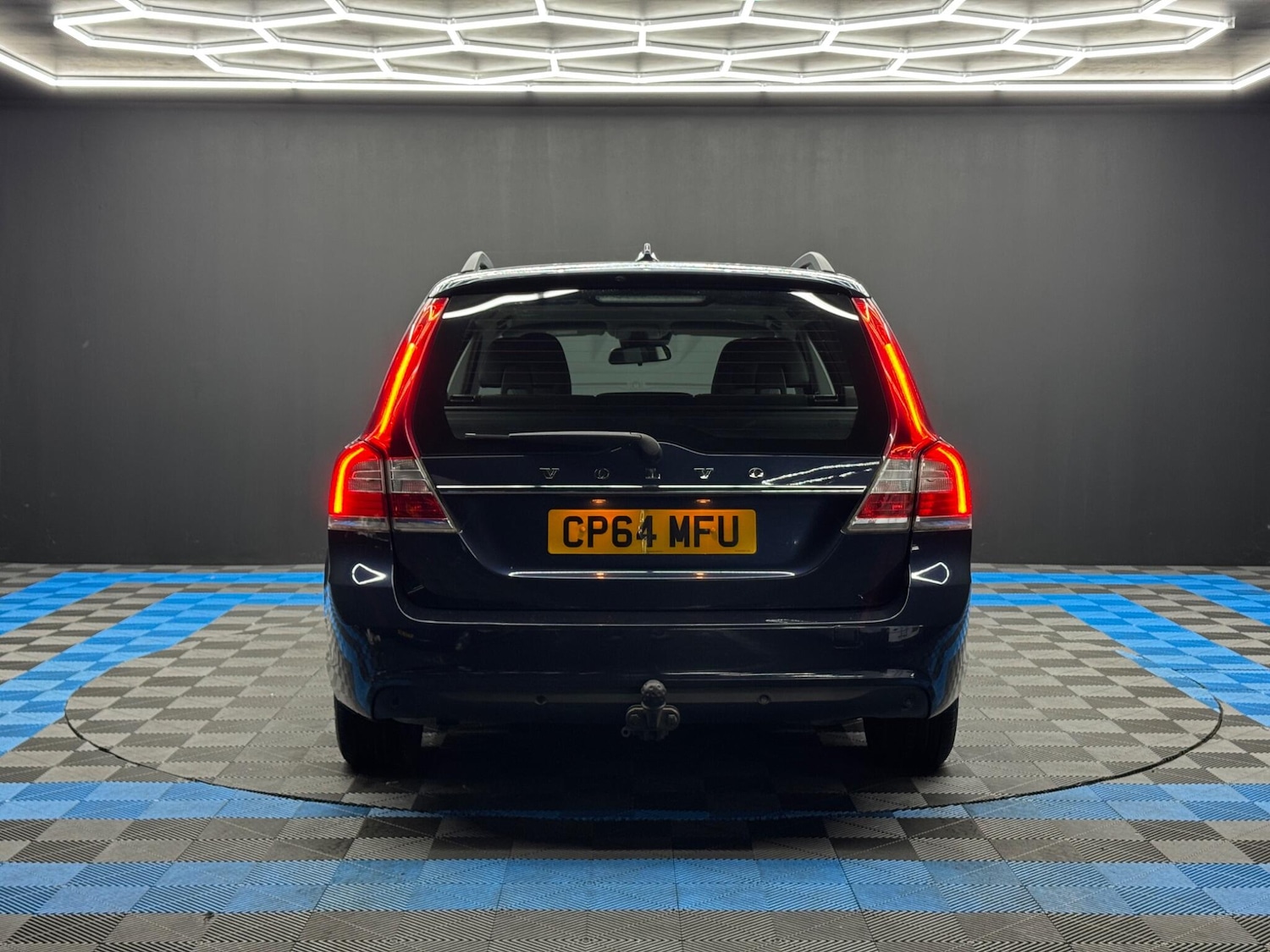 Used Volvo V70 2015 for sale - 77854276: Photo 6