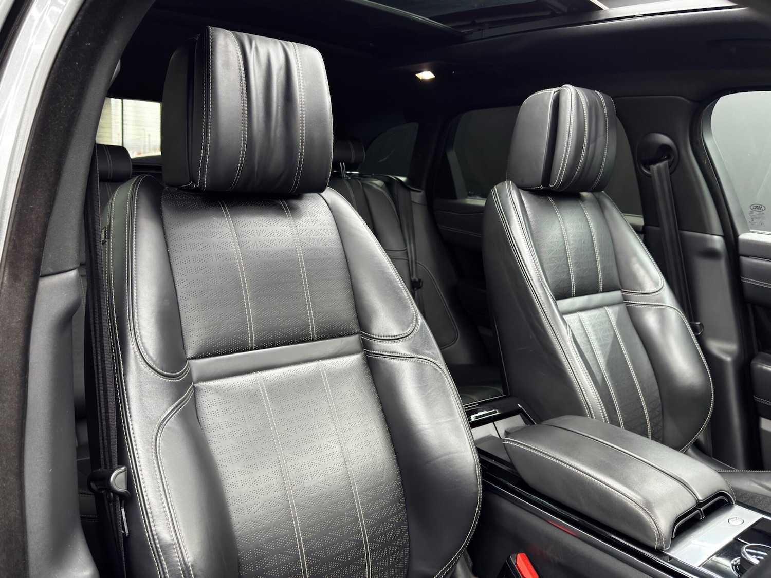 Used Land Rover Range Rover Velar 2017 for sale - 77175548: Photo 12