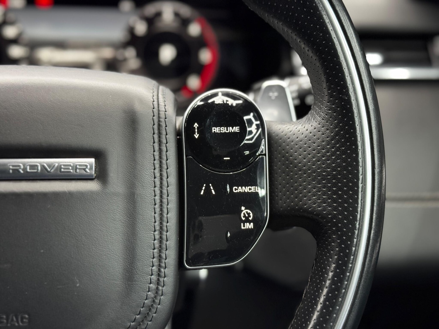 Used Land Rover Range Rover Velar 2017 for sale - 77175548: Photo 21