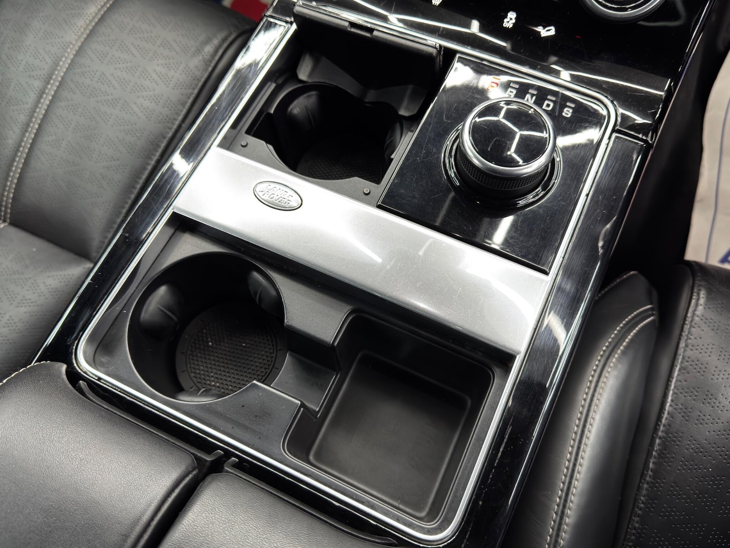 Used Land Rover Range Rover Velar 2017 for sale - 77175548: Photo 25