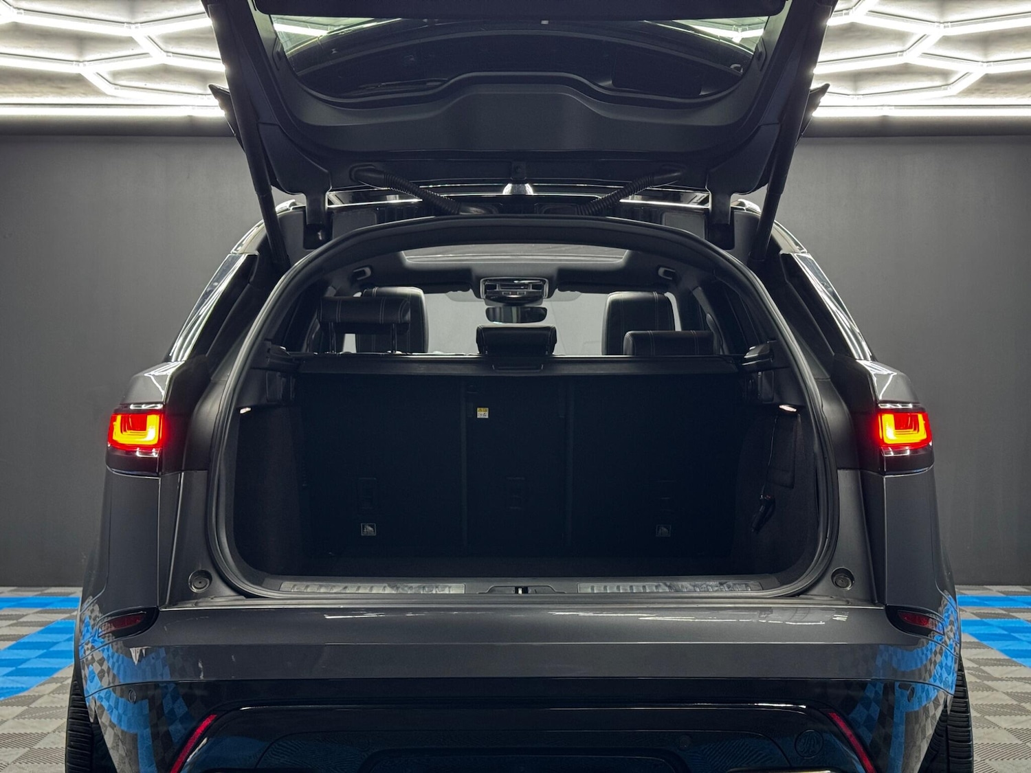 Used Land Rover Range Rover Velar 2017 for sale - 77175548: Photo 44