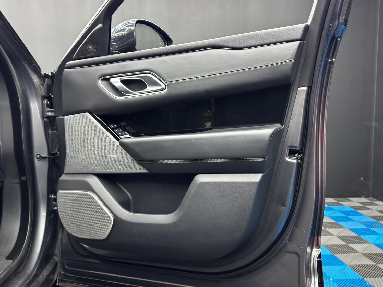 Used Land Rover Range Rover Velar 2017 for sale - 77175548: Photo 46