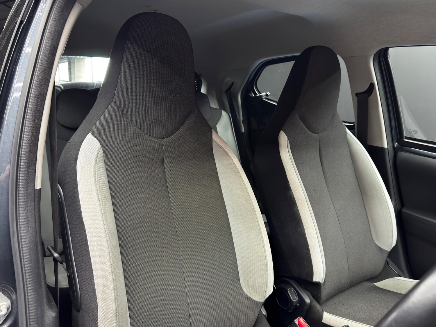 Used Toyota AYGO 2017 for sale - 77908907: Photo 12