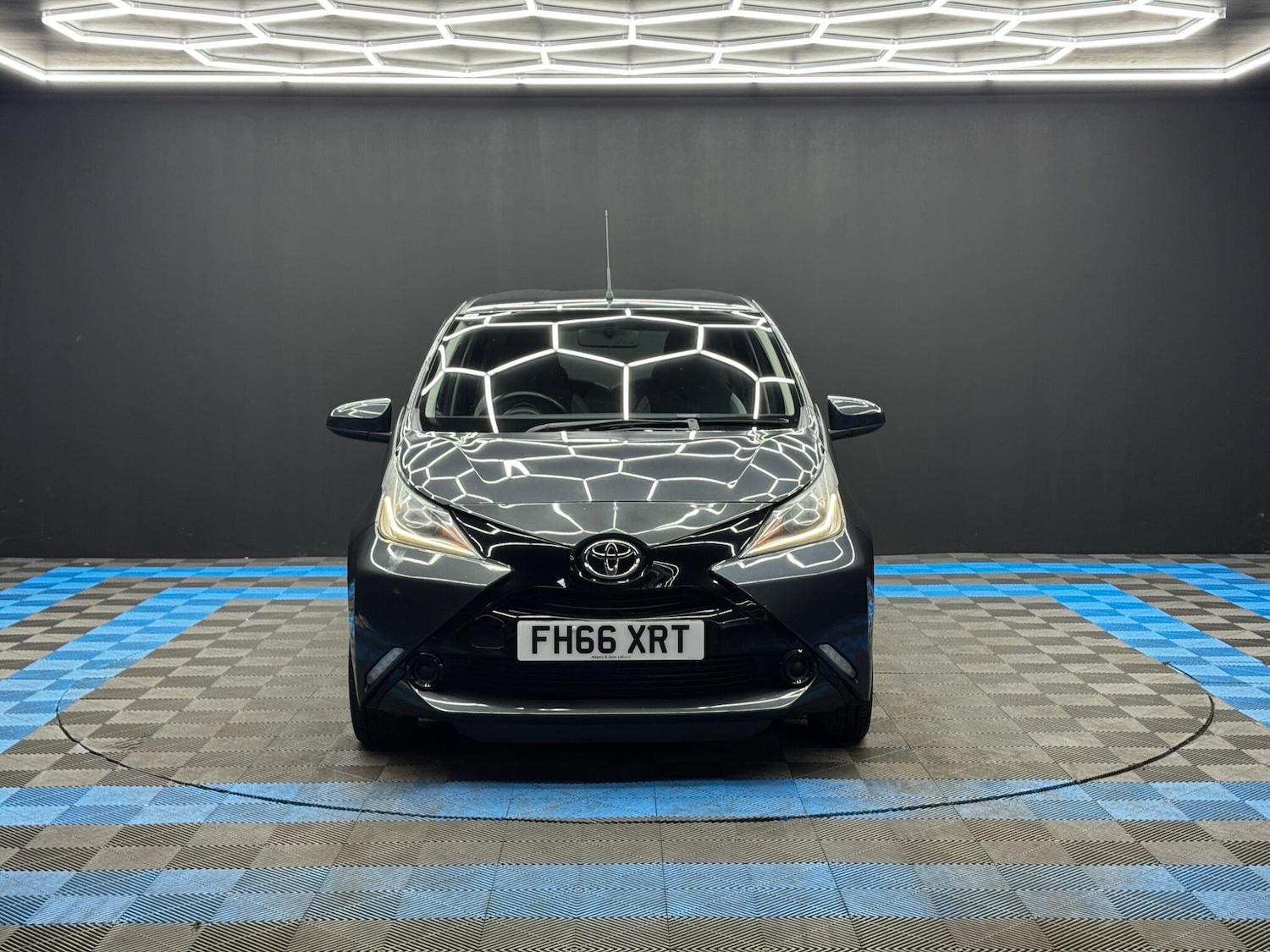 Used Toyota AYGO 2017 for sale - 77908907: Photo 2