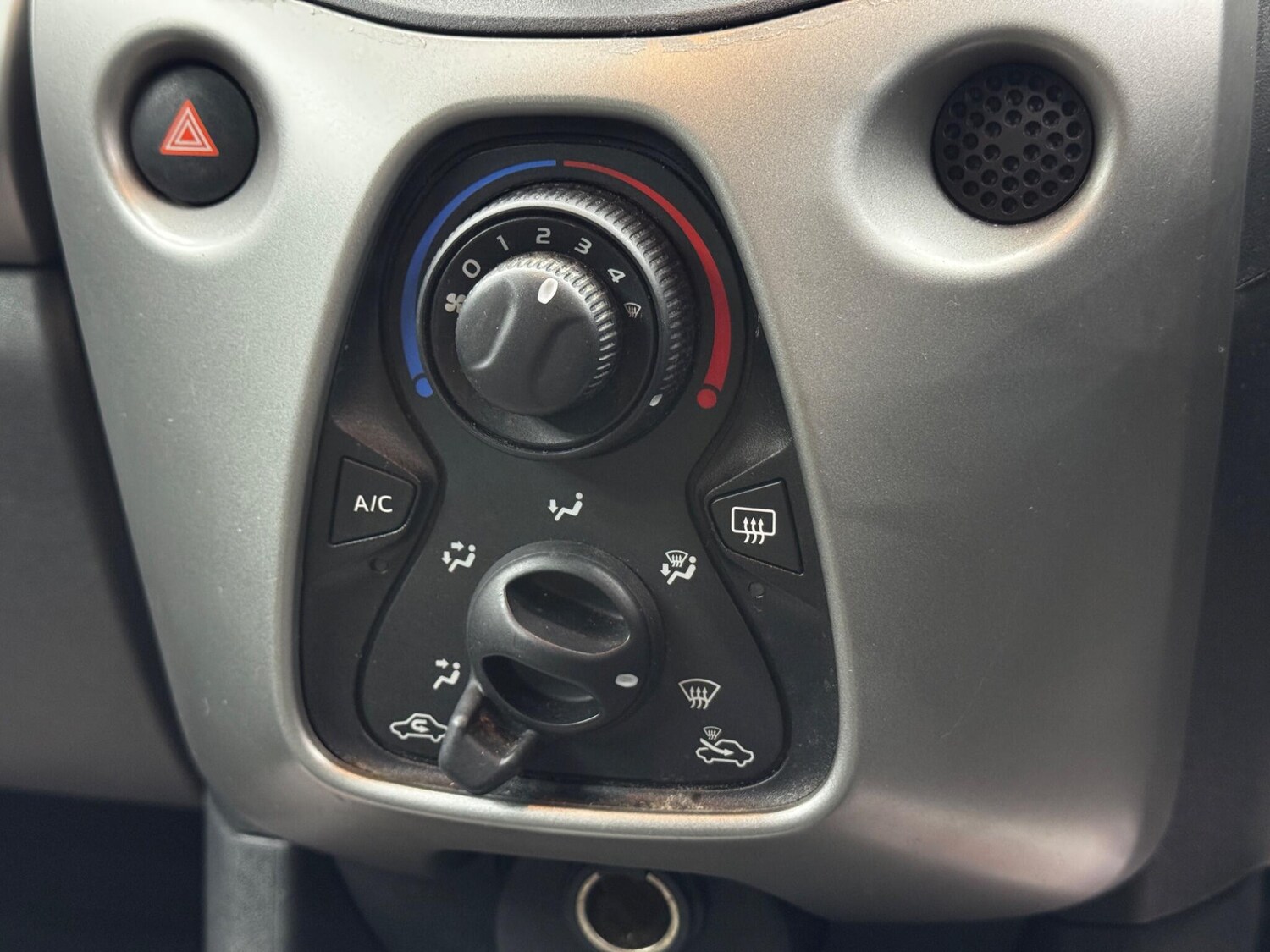 Used Toyota AYGO 2017 for sale - 77908907: Photo 25