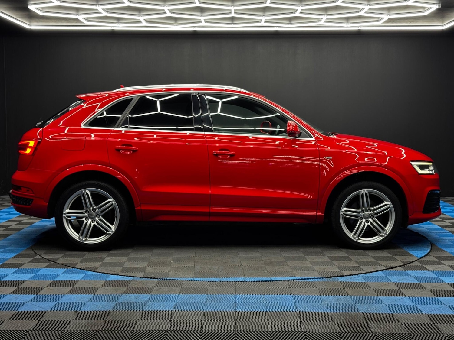 Used Audi Q3 2016 for sale - 76550678: Photo 4