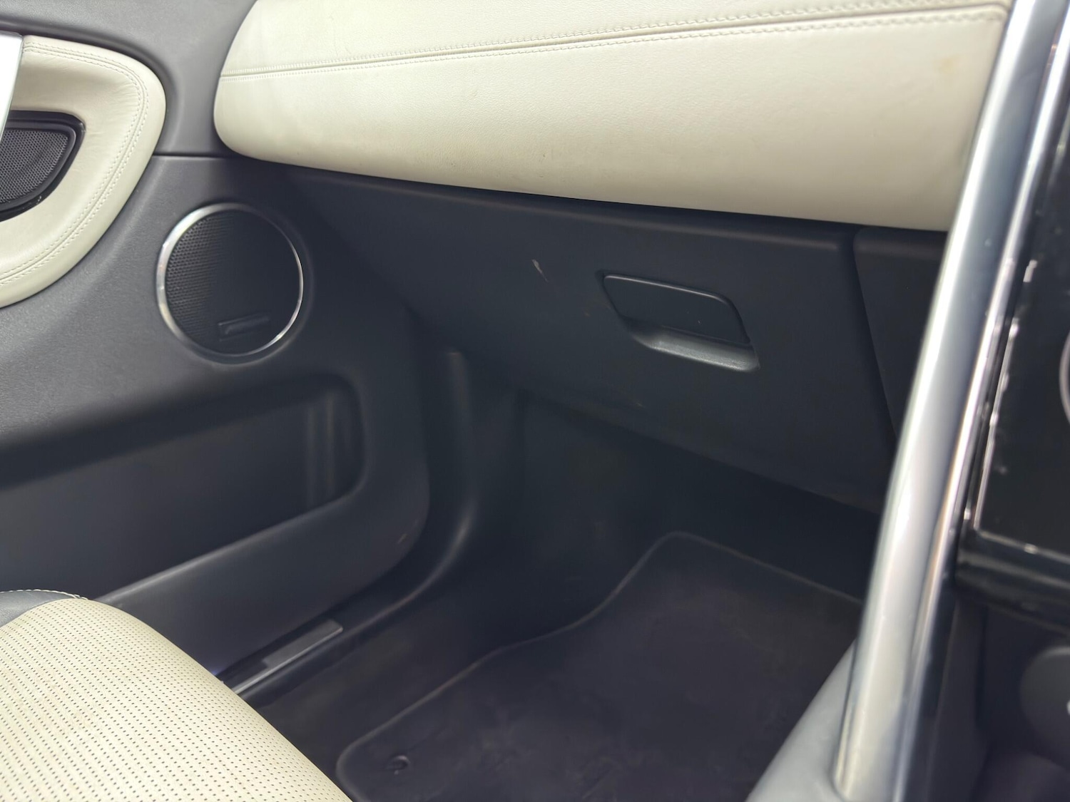 Used Land Rover Discovery Sport 2019 for sale - 77156251: Photo 41