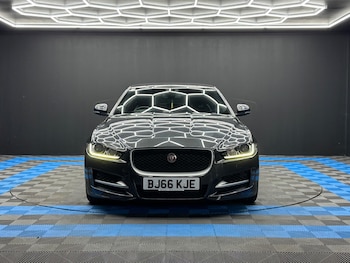Used Jaguar XE 2016 for sale - 75953788: Photo
