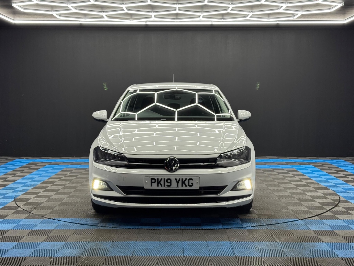 Used Volkswagen Polo 2019 for sale - 77550608: Photo 2