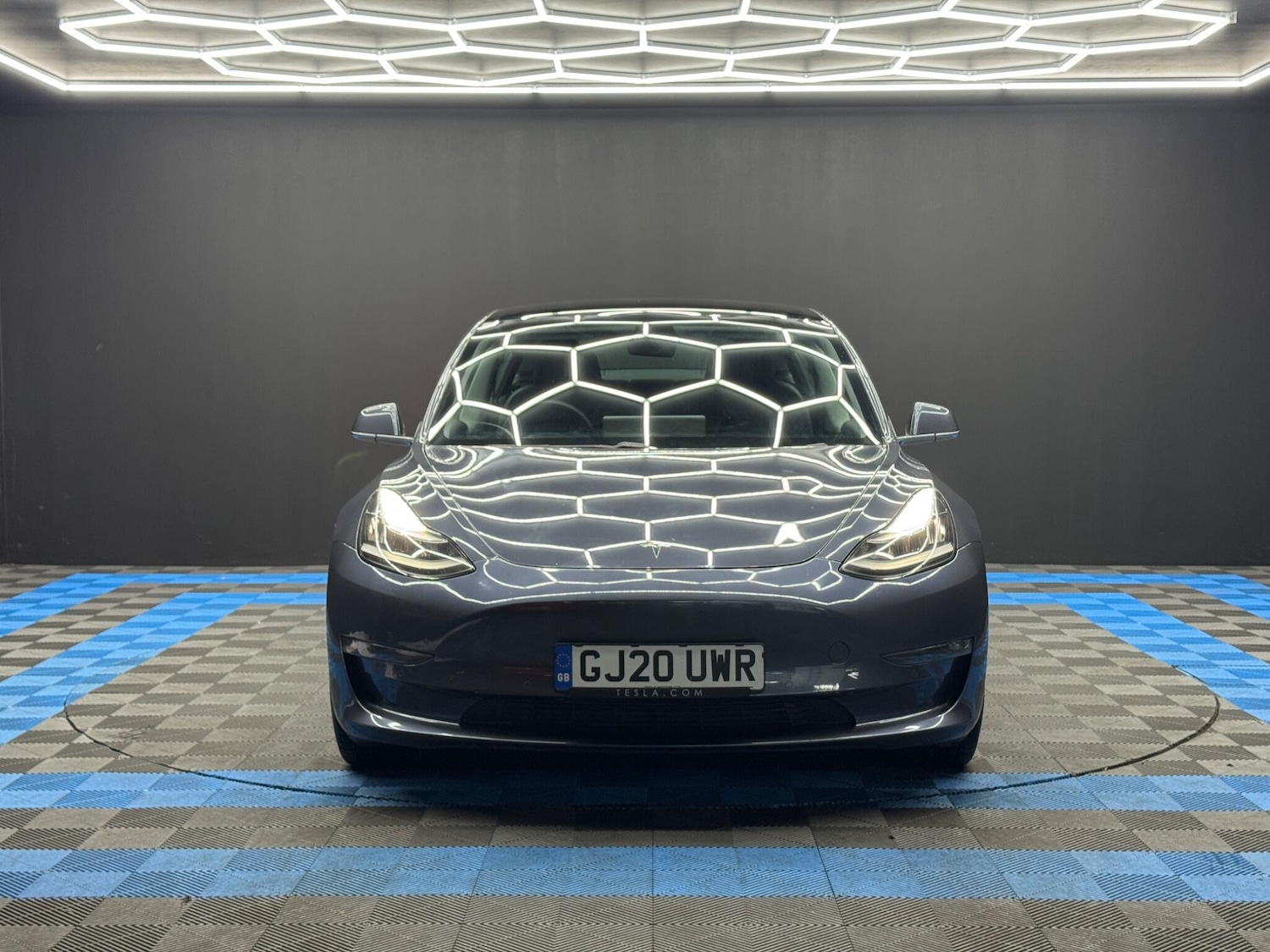 Used Tesla Model 3 2020 for sale - 76701624: Photo 2