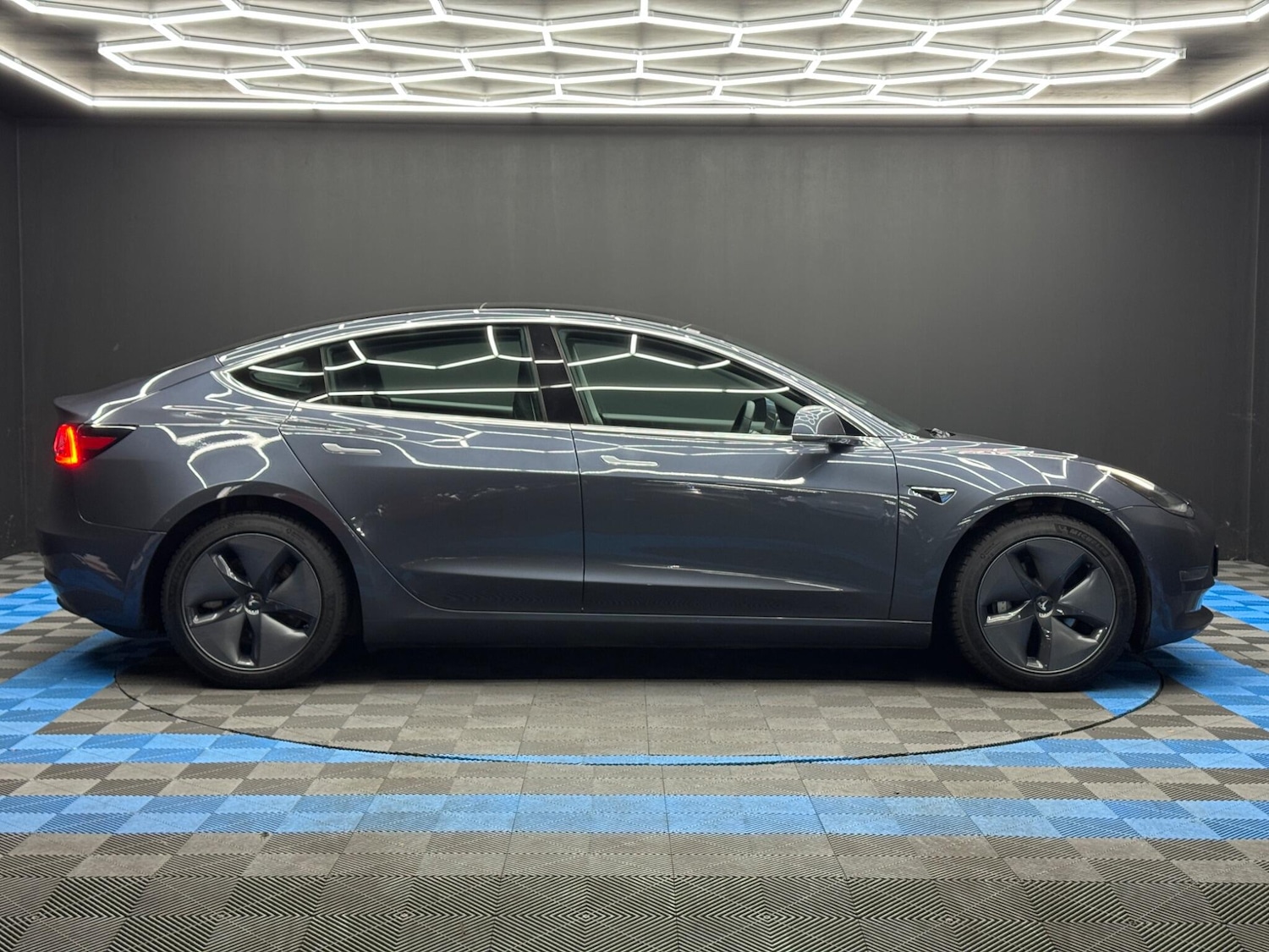 Used Tesla Model 3 2020 for sale - 76701624: Photo 4