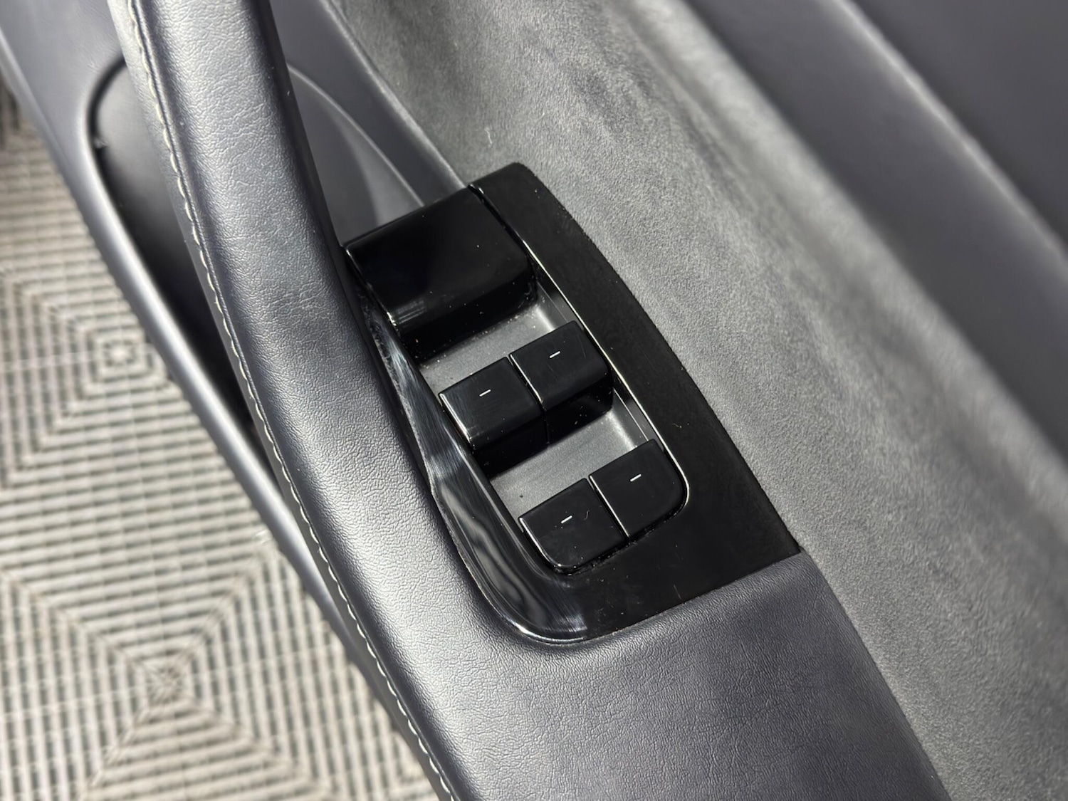 Used Tesla Model 3 2020 for sale - 76701624: Photo 42