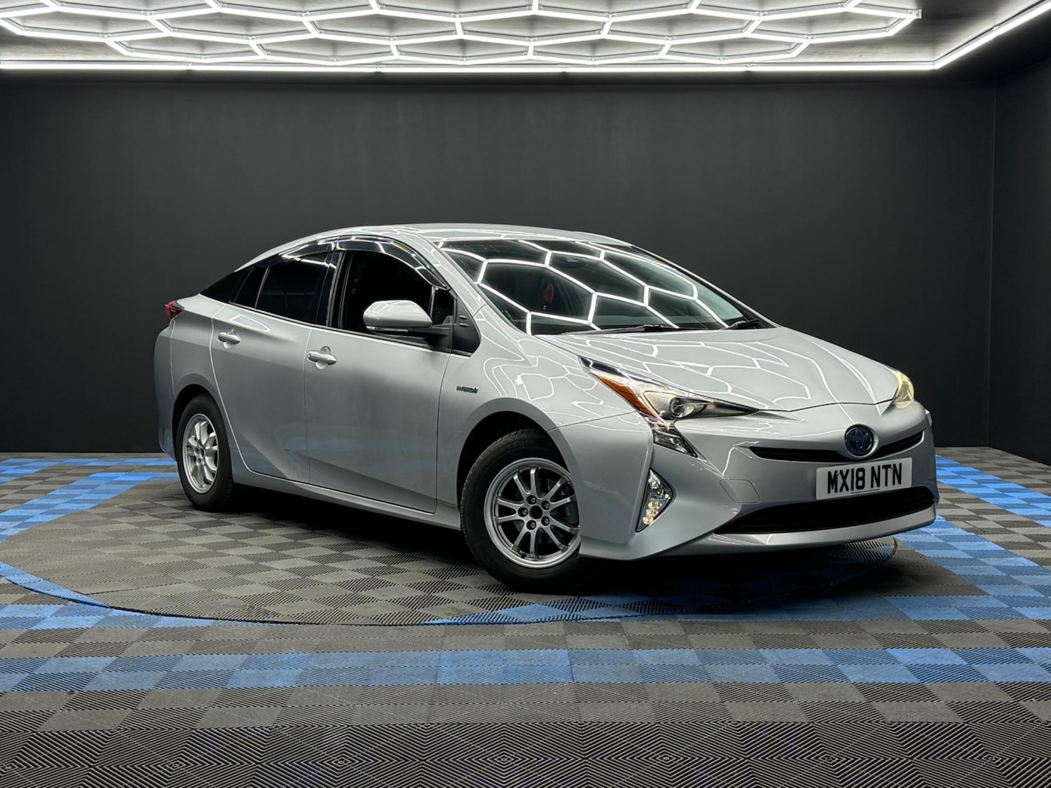 Used Toyota Prius 2024 for sale - 76538074: Photo 1