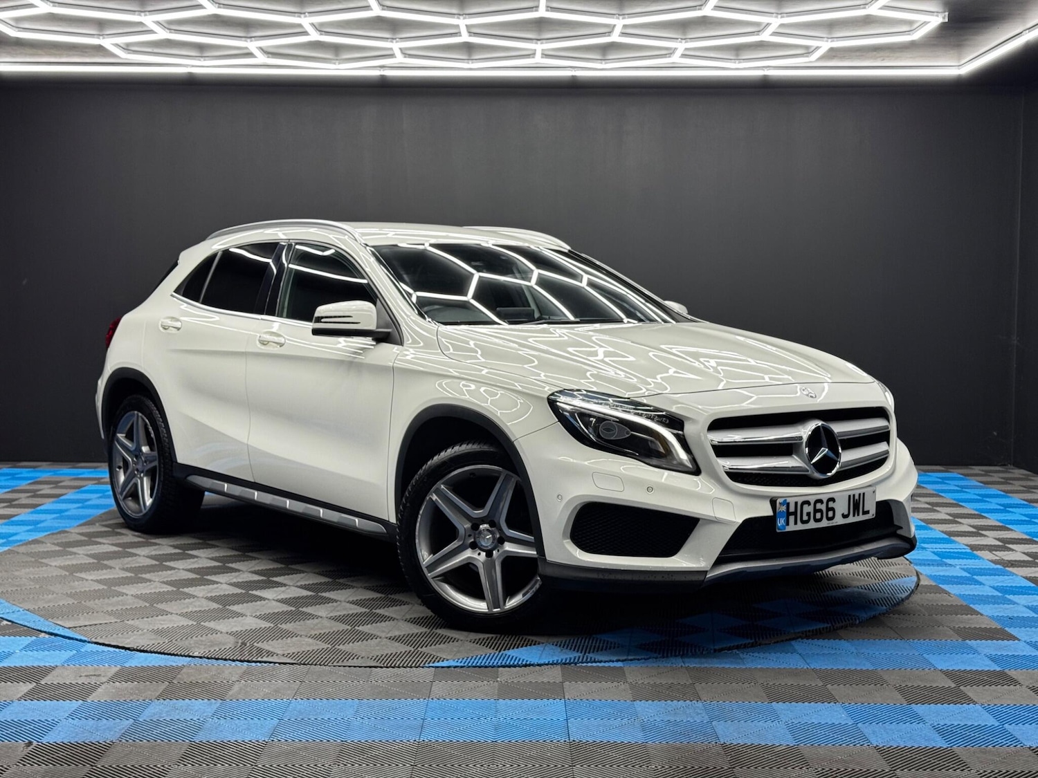 Used Mercedes-Benz GLA 2017 for sale - 76424270: Photo 1