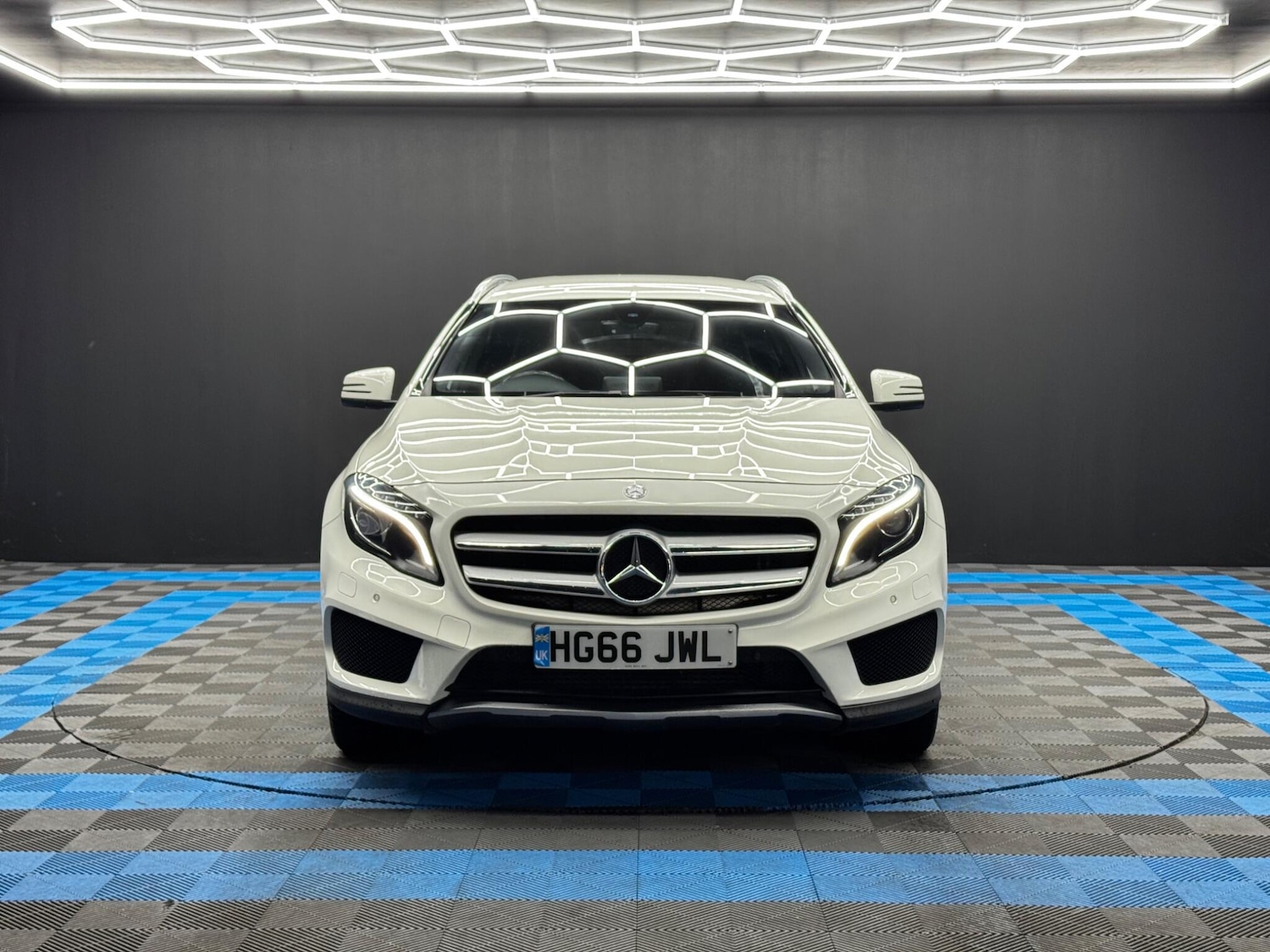 Used Mercedes-Benz GLA 2017 for sale - 76424270: Photo 2